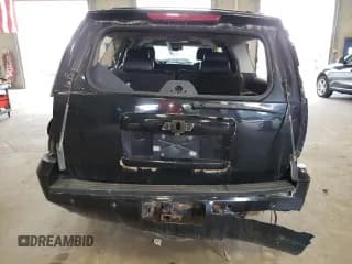 ✅ 2008 Chevrolet Suburban LTZ • VIN: 1GNFK16328J101744 • Lot: 69232634. Wystawiony na Copart z przebiegiem 186 535 mil. Bezpłatny archiwum sprzedaży aukcyjnych z USA i szczegółowy raport historii pojazdu na DreamBid. Zdjęcie 6.