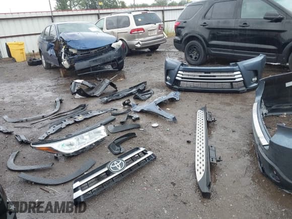 ✅ 2019 Toyota Highlander XLE • VIN: 5TDKZRFH9KS322443 • Лот: 43049455. Опубликован ранее на IAAI с пробегом 64 044 миль. Бесплатный доступ к архиву аукционных продаж из США и подробный отчёт об истории автомобиля на DreamBid. Изображение 12.