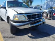 ✅ 1998 Ford F-150 • VIN: 1FTZX17W9WNA63452 • Lot: 43474139. Wystawiony na IAAI z przebiegiem 186 589 mil. Bezpłatny archiwum sprzedaży aukcyjnych z USA i szczegółowy raport historii pojazdu na DreamBid. Zdjęcie 6.