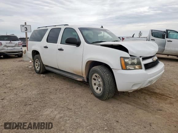✅ 2009 Chevrolet Suburban LS • VIN: 1GNFC160X9R175399 • Lot: 84414205. Wystawiony na Copart z przebiegiem 150 715 mil. Bezpłatny archiwum sprzedaży aukcyjnych z USA i szczegółowy raport historii pojazdu na DreamBid. Zdjęcie 4.