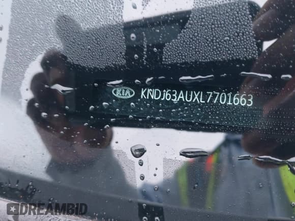 ✅ 2020 Kia Soul GT-Line • VIN: KNDJ63AUXL7701663 • Lot: 43367980. Wystawiony na IAAI z przebiegiem 74 270 mil. Bezpłatny archiwum sprzedaży aukcyjnych z USA i szczegółowy raport historii pojazdu na DreamBid. Zdjęcie 9.