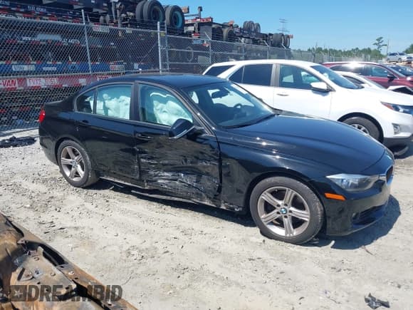 ✅ 2015 BMW 3 Series 328i • VIN: WBA3A5G57FNS84924 • Лот: 42826154. Опубликован ранее на IAAI с пробегом 57 379 миль. Бесплатный доступ к архиву аукционных продаж из США и подробный отчёт об истории автомобиля на DreamBid. Изображение 13.