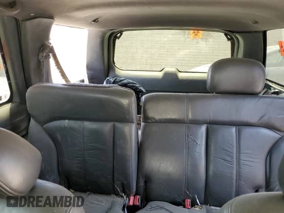 1999 Chevrolet Blazer LS z VIN 1GNDT13W4X2176778, wystawiony jako Copart lot #61965294 z przebiegiem 196 511 mil mil oraz Szkoda całkowita • Salvage title. Historia ofert i sprzedaży dostępna na DreamBid. Obrazek 10.