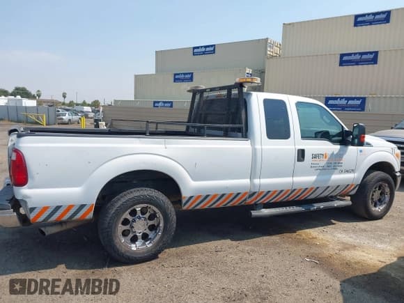 ✅ 2014 Ford F-250 XL • VIN: 1FT7X2A69EEB79156 • Lot: 43090392. Listed on IAAI with 246,582 mi. Free auction sales archive from the USA and detailed vehicle history report at DreamBid. Image 13.