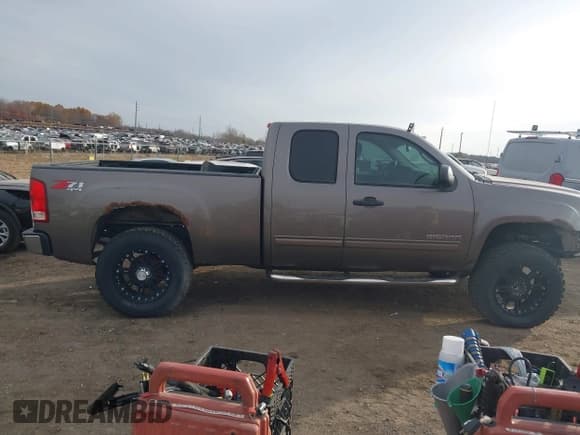 ✅ 2012 GMC Sierra 1500 SLE • VIN: 1GTR2VE77CZ333493 • Лот: 43629482. Опубликован ранее на IAAI с пробегом Не указан. Бесплатный доступ к архиву аукционных продаж из США и подробный отчёт об истории автомобиля на DreamBid. Изображение 13.