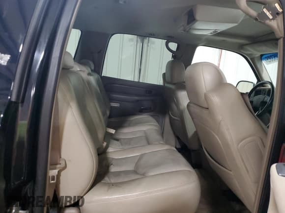 ✅ 2005 Chevrolet Suburban LT • VIN: 3GNFK16ZX5G116669 • Лот: 46595385. Опубликован ранее на Copart с пробегом 247 520 миль. Бесплатный доступ к архиву аукционных продаж из США и подробный отчёт об истории автомобиля на DreamBid. Изображение 11.