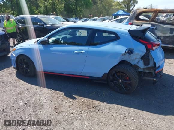 2020 Hyundai Veloster z VIN KMHT36AH8LU003913, wystawiony jako IAAI lot #42217722 z przebiegiem 33 996 mil mil oraz . Historia ofert i sprzedaży dostępna na DreamBid. Obrazek 14.