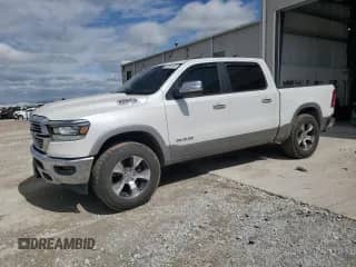 2019 Ram 1500 Laramie с VIN 1C6SRFJT4KN568940, выставлен на аукционе Copart как лот 80893485 с пробегом 87 528 миль миль и Списание • Salvage title. История ставок и продаж доступна на DreamBid. Изображение 1.