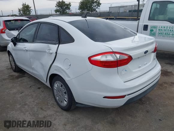 ✅ 2014 Ford Fiesta S • VIN: 3FADP4AJ7EM203862 • Lot: 43326378. Wystawiony na IAAI z przebiegiem 153 909 mil. Bezpłatny archiwum sprzedaży aukcyjnych z USA i szczegółowy raport historii pojazdu na DreamBid. Zdjęcie 3.