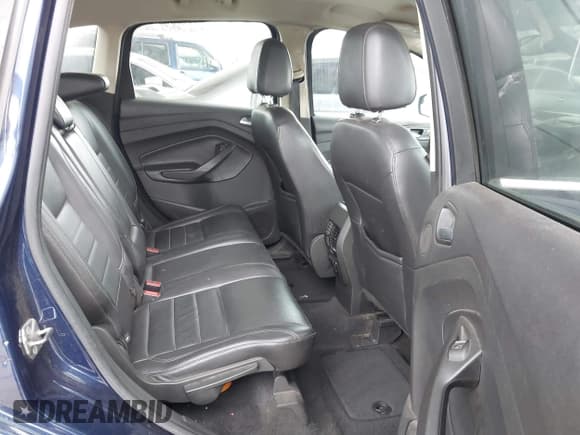 ✅ 2016 Ford C-Max SEL • VIN: 1FADP5CU3GL111777 • Lot: 41902986. Wystawiony na IAAI z przebiegiem 246 383 mil. Bezpłatny archiwum sprzedaży aukcyjnych z USA i szczegółowy raport historii pojazdu na DreamBid. Zdjęcie 8.