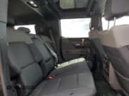 ✅ 2024 GMC Hummer EV 2X • VIN: 1GKB0NDE0RU109550 • Лот: 59934975. Опубликован ранее на Copart с пробегом 5 426 миль. Бесплатный доступ к архиву аукционных продаж из США и подробный отчёт об истории автомобиля на DreamBid. Изображение 11.