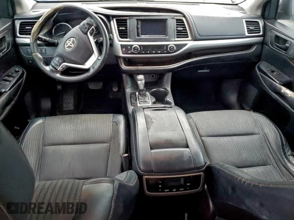 ✅ 2015 Toyota Highlander LE Plus • VIN: 5TDZKRFH7FS104543 • Lot: 95762965. Wystawiony na Copart z przebiegiem 197 426 mil. Bezpłatny archiwum sprzedaży aukcyjnych z USA i szczegółowy raport historii pojazdu na DreamBid. Zdjęcie 8.