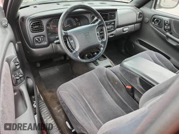 2000 Dodge Dakota Sport z VIN 1B7GG26N5YS650791, wystawiony jako Copart lot #63601765 z przebiegiem 80 841 mil mil oraz Szkoda całkowita • Salvage title. Historia ofert i sprzedaży dostępna na DreamBid. Obrazek 8.