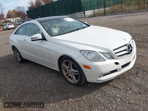 ✅ 2011 Mercedes-Benz E 350 • VIN: WDDKJ5GB4BF082668 • Лот: 43611598. Опубликован ранее на IAAI с пробегом 203 657 миль. Бесплатный доступ к архиву аукционных продаж из США и подробный отчёт об истории автомобиля на DreamBid. Изображение 1.