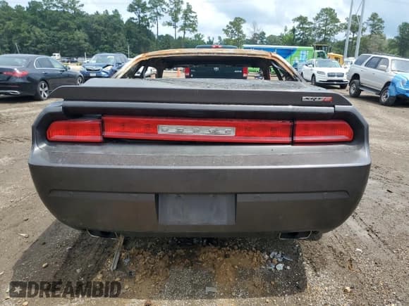 ✅ 2014 Dodge Challenger SRT-8 • VIN: 2C3CDYCJ7EH256017 • Lot: 65387625. Wystawiony na Copart z przebiegiem Nie podano. Bezpłatny archiwum sprzedaży aukcyjnych z USA i szczegółowy raport historii pojazdu na DreamBid. Zdjęcie 6.