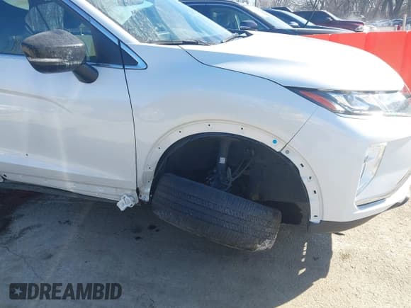 ✅ 2020 Mitsubishi Eclipse Cross LE • VIN: JA4AT4AA8LZ019061 • Lot: 41645921. Listed on IAAI with 80,293 mi. Free auction sales archive from the USA and detailed vehicle history report at DreamBid. Image 6.