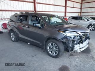 ✅ 2021 Toyota Sienna XSE • VIN: 5TDDSKFC9MS003216 • Lot: 43590275. Listed on IAAI with 87,408 mi. Free auction sales archive from the USA and detailed vehicle history report at DreamBid. Image 1.