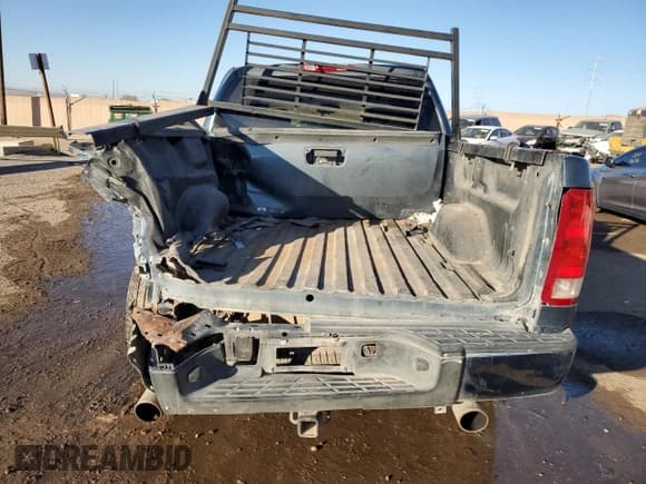 ✅ 2010 GMC Sierra 1500 • VIN: 3GTXKVE26AG101850 • Lot: 82770984. Wystawiony na Copart z przebiegiem 175 714 mil. Bezpłatny archiwum sprzedaży aukcyjnych z USA i szczegółowy raport historii pojazdu na DreamBid. Zdjęcie 6.