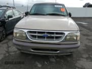 ✅ 1997 Ford Explorer XLT • VIN: 1FMDU35PXVZB69793 • Лот: 70712774. Опубликован ранее на Copart с пробегом 138 243 миль. Бесплатный доступ к архиву аукционных продаж из США и подробный отчёт об истории автомобиля на DreamBid. Изображение 5.