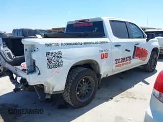 ✅ 2024 Chevrolet Silverado 1500 Custom • VIN: 1GCPABEK7RZ197582 • Lot: 43091954. Wystawiony na IAAI z przebiegiem 27 671 mil. Bezpłatny archiwum sprzedaży aukcyjnych z USA i szczegółowy raport historii pojazdu na DreamBid. Zdjęcie 4.