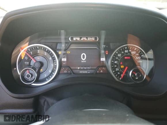 ✅ 2019 Ram 1500 • VIN: AL19AN01200052608 • Lot: 66092484. Wystawiony na Copart z przebiegiem 23 646 mil. Bezpłatny archiwum sprzedaży aukcyjnych z USA i szczegółowy raport historii pojazdu na DreamBid. Zdjęcie 9.