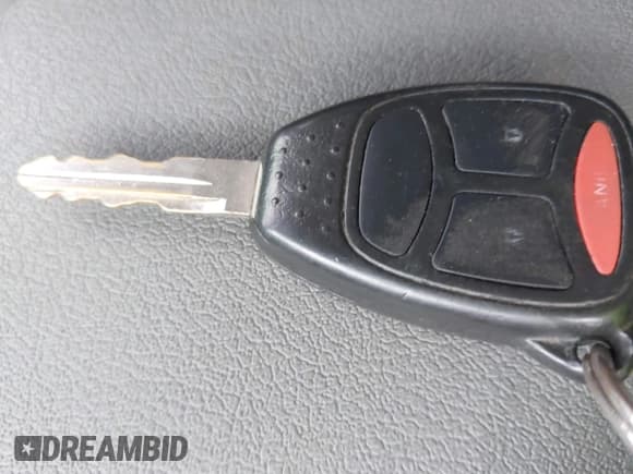 ✅ 2006 Jeep Commander • VIN: 1J8HG48K16C231811 • Лот: 42811376. Опубликован ранее на IAAI с пробегом 248 995 миль. Бесплатный доступ к архиву аукционных продаж из США и подробный отчёт об истории автомобиля на DreamBid. Изображение 11.