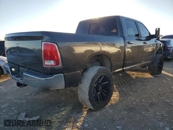 ✅ 2017 Ram 2500 Laramie • VIN: 3C6UR5FL2HG624810 • Lot: 84388204. Wystawiony na Copart z przebiegiem 183 617 mil. Bezpłatny archiwum sprzedaży aukcyjnych z USA i szczegółowy raport historii pojazdu na DreamBid. Zdjęcie 3.