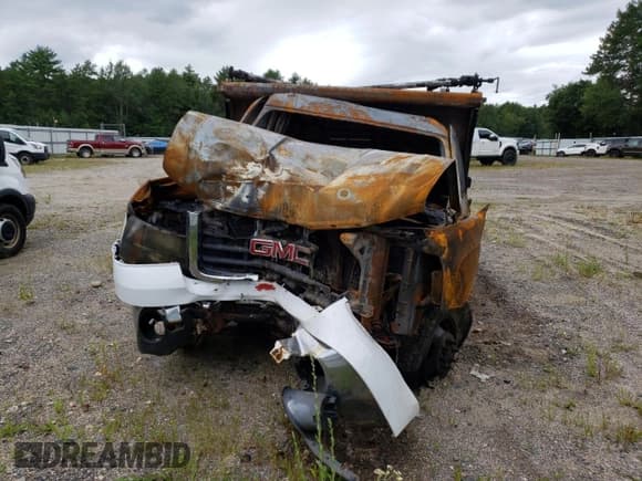 ✅ 2007 GMC Sierra 3500HD WT • VIN: 1GDJK34K77E531460 • Lot: 66711034. Wystawiony na Copart z przebiegiem Nie podano. Bezpłatny archiwum sprzedaży aukcyjnych z USA i szczegółowy raport historii pojazdu na DreamBid. Zdjęcie 10.