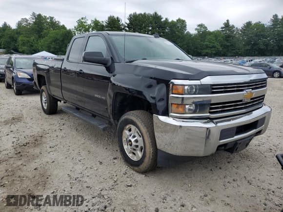 ✅ 2015 Chevrolet Silverado 2500HD LT • VIN: 1GC2KVEG3FZ512023 • Lot: 68147805. Wystawiony na Copart z przebiegiem 233 371 mil. Bezpłatny archiwum sprzedaży aukcyjnych z USA i szczegółowy raport historii pojazdu na DreamBid. Zdjęcie 4.
