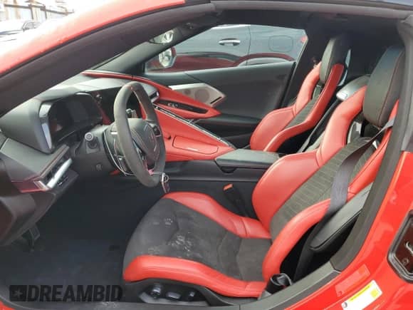 2021 Chevrolet Corvette 2LT z VIN 1G1YB2D41M5116427, wystawiony jako Copart lot #49355255 z przebiegiem 9 316 mil mil oraz Szkoda całkowita • Salvage title. Historia ofert i sprzedaży dostępna na DreamBid. Obrazek 7.