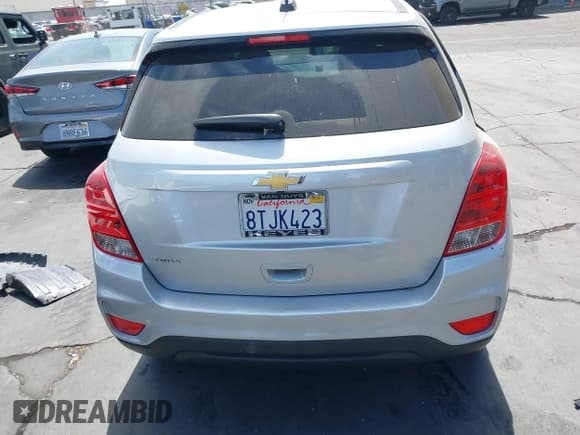 ✅ 2021 Chevrolet Trax LS • VIN: KL7CJKSB0MB319698 • Lot: 43034620. Listed on IAAI with 8,224 mi. Free auction sales archive from the USA and detailed vehicle history report at DreamBid. Image 17.