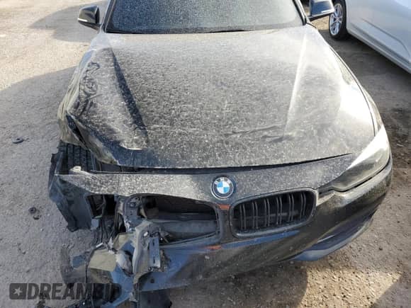 2016 BMW 3 Series z VIN WBA8E7C59GK572863, wystawiony jako Copart lot #77001544 z przebiegiem 122 537 mil mil oraz Szkoda całkowita • Salvage title. Historia ofert i sprzedaży dostępna na DreamBid. Obrazek 11.