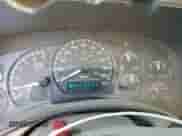 2002 Chevrolet Suburban LT z VIN 3GNEC16Z02G352915, wystawiony jako Copart lot #79873044 z przebiegiem 350 290 mil mil oraz Czysty tytuł • Clean title. Historia ofert i sprzedaży dostępna na DreamBid. Obrazek 9.