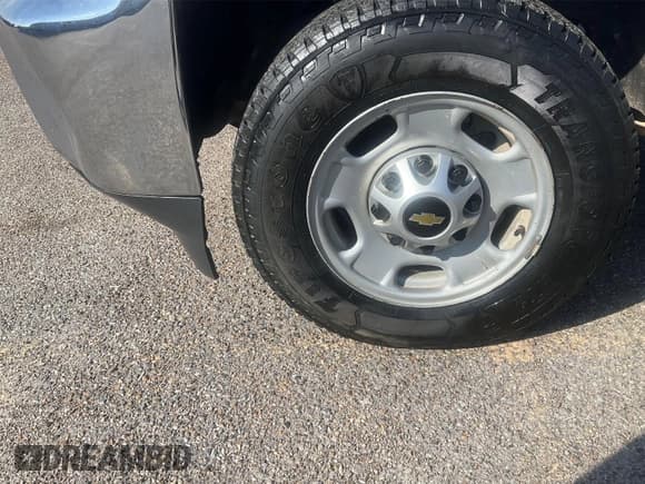 ✅ 2019 Chevrolet Silverado 2500HD Work Truck • VIN: 1GC1CREG4KF222935 • Лот: 43855560. Опубликован ранее на IAAI с пробегом 220 407 миль. Бесплатный доступ к архиву аукционных продаж из США и подробный отчёт об истории автомобиля на DreamBid. Изображение 16.