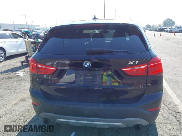 ✅ 2017 BMW X1 sDrive28i • VIN: WBXHU7C39H5H35439 • Lot: 42933594. Listed on IAAI with 136,073 mi. Free auction sales archive from the USA and detailed vehicle history report at DreamBid. Image 16.