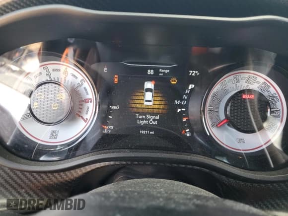 ✅ 2020 Dodge Challenger R/T Scat Pack • VIN: 2C3CDZFJ1LH240457 • Lot: 47928414. Wystawiony na Copart z przebiegiem 19 211 mil. Bezpłatny archiwum sprzedaży aukcyjnych z USA i szczegółowy raport historii pojazdu na DreamBid. Zdjęcie 9.