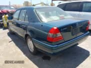 ✅ 1995 Mercedes-Benz C 2.8L • VIN: WDBHA28E3SF215141 • Лот: 42533044. Опубликован ранее на IAAI с пробегом Не указан. Бесплатный доступ к архиву аукционных продаж из США и подробный отчёт об истории автомобиля на DreamBid. Изображение 3.