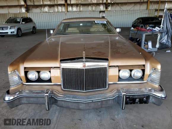 ✅ 1975 Lincoln Mark VIII • VIN: 5Y89A822407 • Лот: 90383505. Опубликован ранее на Copart с пробегом Не указан. Бесплатный доступ к архиву аукционных продаж из США и подробный отчёт об истории автомобиля на DreamBid. Изображение 5.