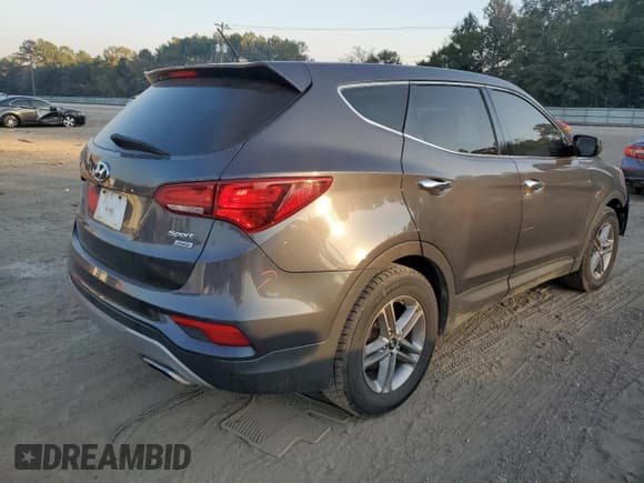 ✅ 2018 Hyundai Santa Fe 2.4L • VIN: 5XYZTDLB3JG557810 • Lot: 92192665. Listed on Copart with 160,124 mi. Free auction sales archive from the USA and detailed vehicle history report at DreamBid. Image 3.