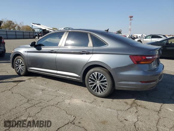 ✅ 2019 Volkswagen Jetta SEL • VIN: 3VWE57BU7KM095363 • Лот: 85930585. Опубликован ранее на Copart с пробегом 71 436 миль. Бесплатный доступ к архиву аукционных продаж из США и подробный отчёт об истории автомобиля на DreamBid. Изображение 2.