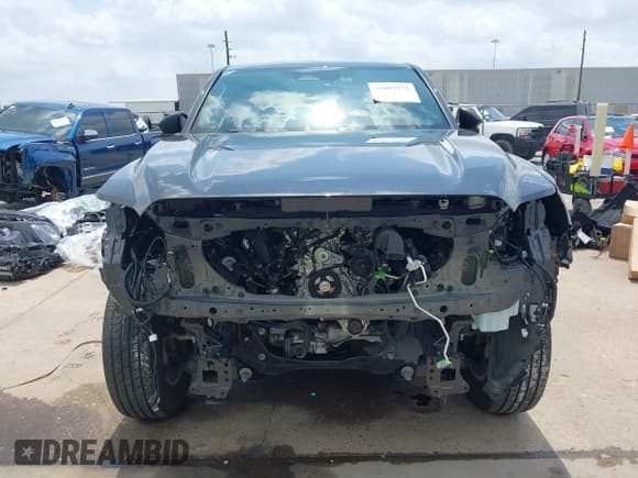 ✅ 2024 Toyota Tacoma SR • VIN: 3TYKD5HN7RT000845 • Lot: 42097772. Wystawiony na IAAI z przebiegiem 9 881 mil. Bezpłatny archiwum sprzedaży aukcyjnych z USA i szczegółowy raport historii pojazdu na DreamBid. Zdjęcie 13.