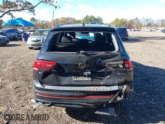 ✅ 2022 Volkswagen Tiguan SE R-Line Black • VIN: 3VV8B7AX7NM103620 • Lot: 43583788. Listed on IAAI with 35,952 mi. Free auction sales archive from the USA and detailed vehicle history report at DreamBid. Image 16.