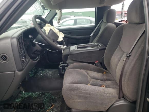 ✅ 2005 Chevrolet Silverado 1500 Work Truck • VIN: 1GCEC14X05Z140580 • Lot: 72363324. Wystawiony na Copart z przebiegiem Nie podano. Bezpłatny archiwum sprzedaży aukcyjnych z USA i szczegółowy raport historii pojazdu na DreamBid. Zdjęcie 7.