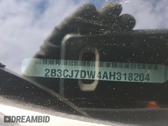 ✅ 2010 Dodge Challenger SRT-8 • VIN: 2B3CJ7DW4AH318204 • Lot: 86770904. Wystawiony na Copart z przebiegiem 91 830 mil. Bezpłatny archiwum sprzedaży aukcyjnych z USA i szczegółowy raport historii pojazdu na DreamBid. Zdjęcie 13.