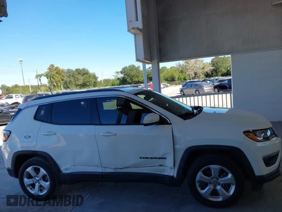 ✅ 2019 Jeep Compass Latitude • VIN: 3C4NJCBB1KT809368 • Lot: 43563628. Listed on IAAI with 53,609 mi. Free auction sales archive from the USA and detailed vehicle history report at DreamBid. Image 13.