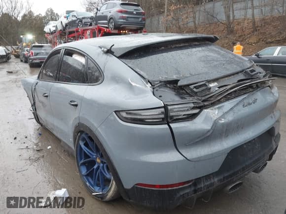 ✅ 2022 Porsche Cayenne Turbo GT • VIN: WP1BK2AY7NDA60391 • Lot: 41666360. Listed on IAAI with 34,106 mi. Free auction sales archive from the USA and detailed vehicle history report at DreamBid. Image 3.