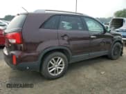 ✅ 2015 Kia Sorento LX • VIN: 5XYKT4A78FG581706 • Lot: 67238725. Wystawiony na Copart z przebiegiem 149 315 mil. Bezpłatny archiwum sprzedaży aukcyjnych z USA i szczegółowy raport historii pojazdu na DreamBid. Zdjęcie 3.