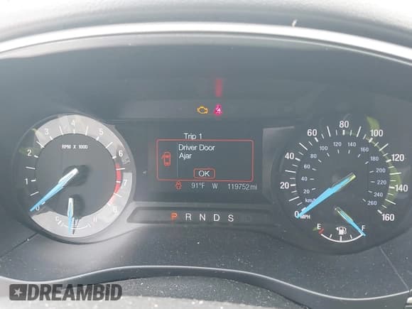 ✅ 2015 Ford Fusion SE • VIN: 1FA6P0HD9F5116439 • Lot: 43479817. Wystawiony na IAAI z przebiegiem 119 752 mil. Bezpłatny archiwum sprzedaży aukcyjnych z USA i szczegółowy raport historii pojazdu na DreamBid. Zdjęcie 7.