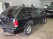 ✅ 2003 Chevrolet Blazer LS • VIN: 1GNCT18X83K175026 • Lot: 60873315. Listed on Copart with 200,267 mi. Free auction sales archive from the USA and detailed vehicle history report at DreamBid. Image 4.