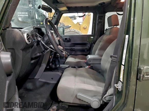 ✅ 2008 Jeep Wrangler Unlimited Sahara • VIN: 1J8GA59108L608334 • Lot: 94123835. Listed on Copart with 94,011 mi. Free auction sales archive from the USA and detailed vehicle history report at DreamBid. Image 7.